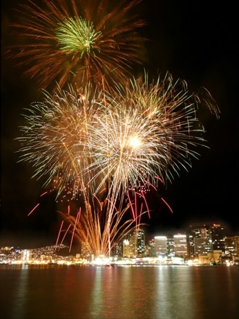 aloha-tower-fireworkssmall