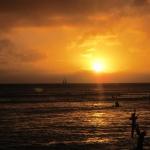 waikiki-sunset-daddy-and-child_thumb.jpg