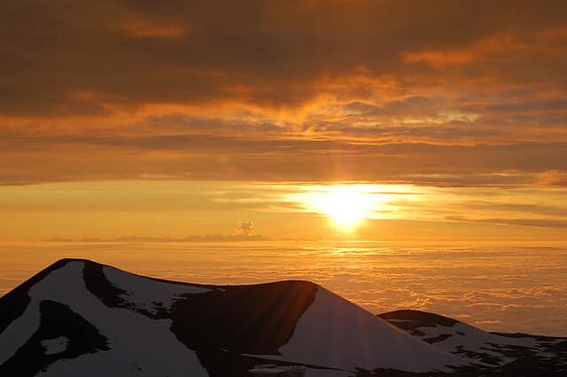 cinder cones with snow at mauna kea