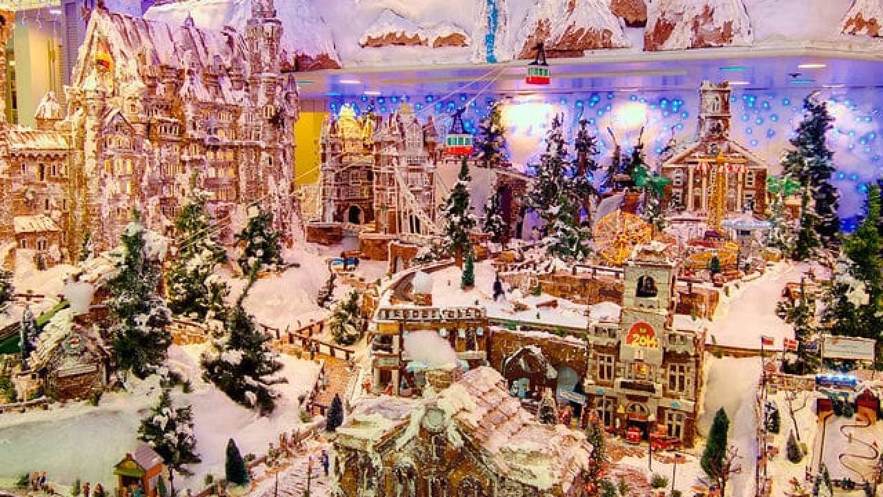 Amazing Christmas Gingerbread Village In Waikiki Go Visit Hawaii