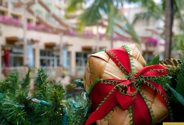 2015 Waikiki Christmas Events &amp; Dining Guide is available! - Go Visit Hawaii