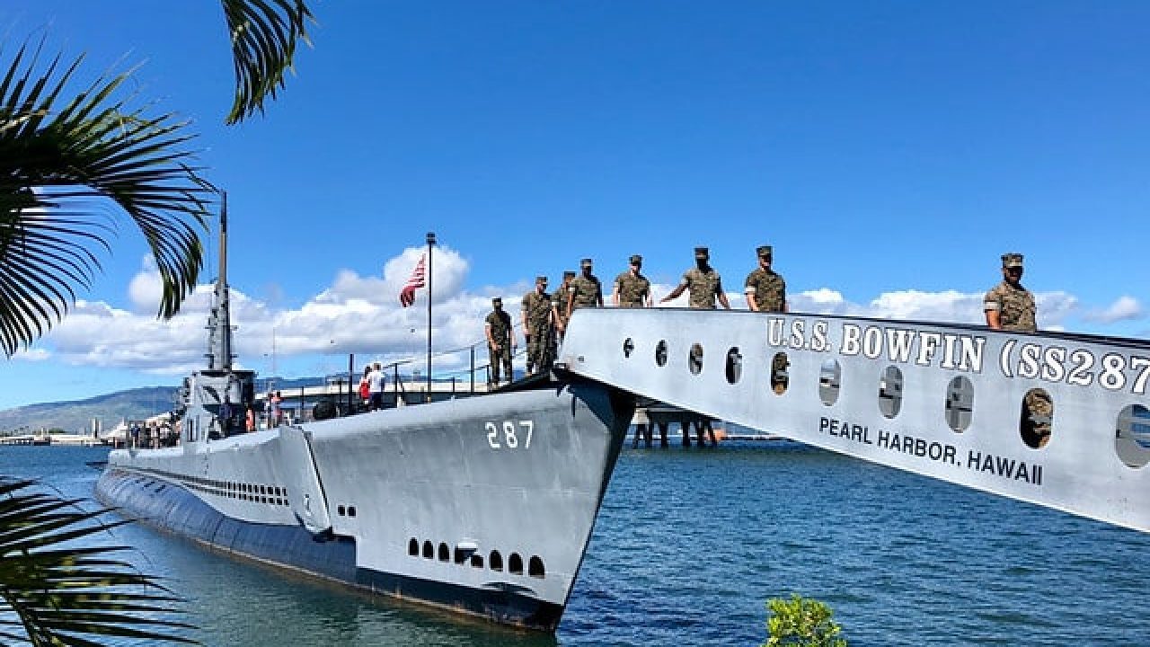 Touring The Uss Bowfin In Pearl Harbor Oahu Go Visit Hawaii