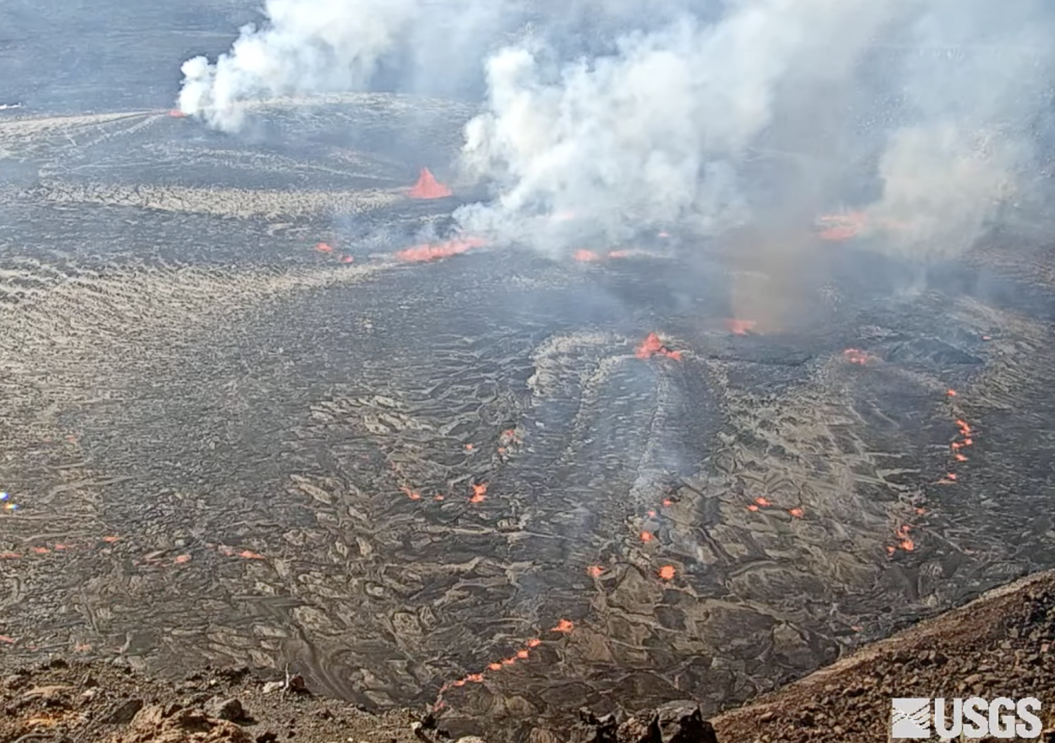 Kilauea volcano erupting again at Halemaumau crater! - Go Visit Hawaii